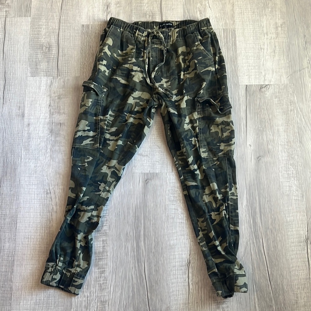 Super cute army joggers!!